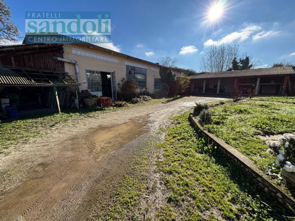 capannone in vendita a Rosasco