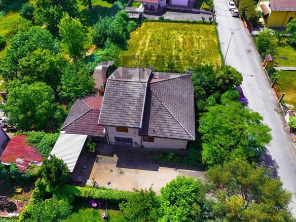 casa indipendente in vendita a Rosasco