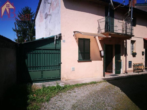 casa indipendente in vendita a Rosasco