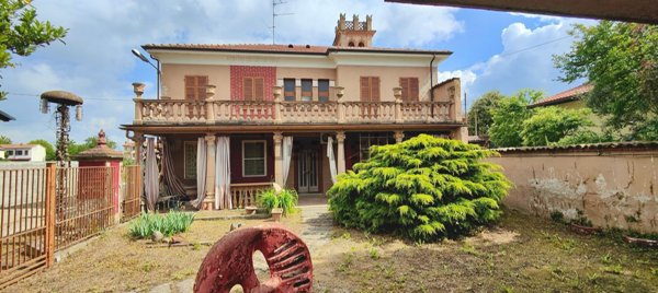 esavano in vendita a Rosasco