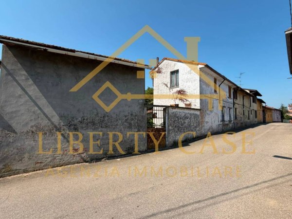 casa indipendente in vendita a Rosasco