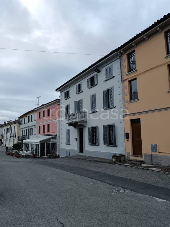 casa indipendente in vendita a Rovescala