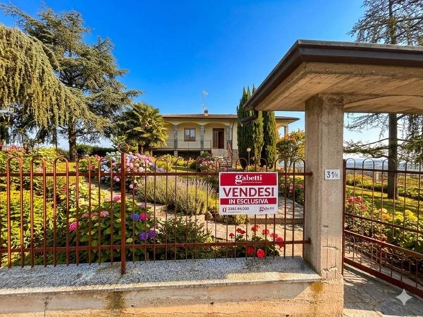 casa indipendente in vendita a Rovescala