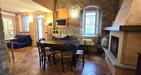 casa indipendente in vendita a Rovescala