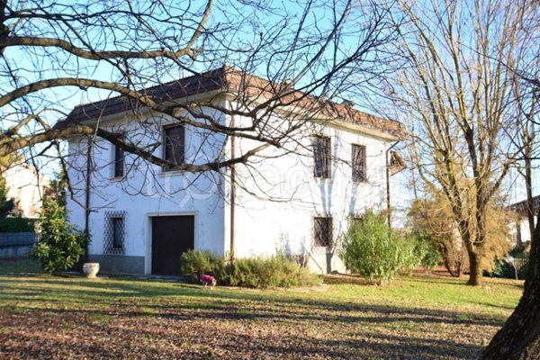 casa indipendente in vendita a Rovescala