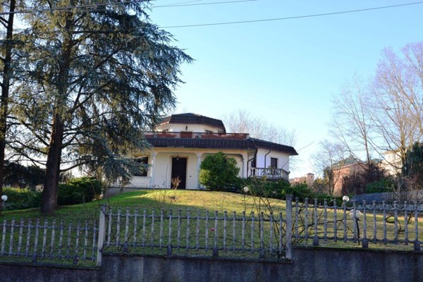 casa indipendente in vendita a Rovescala in zona Ca' Bella