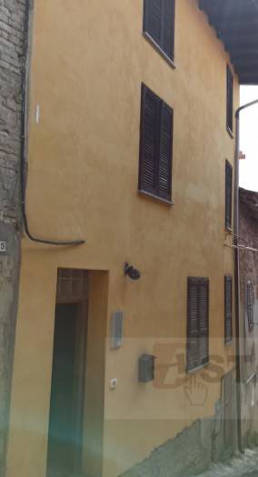 casa indipendente in vendita a Rovescala