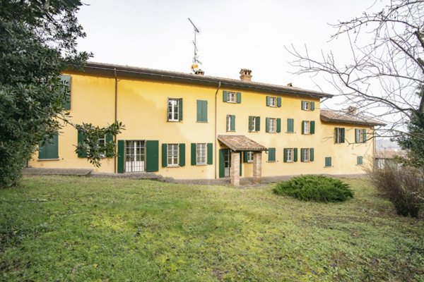 casa indipendente in vendita a Rovescala