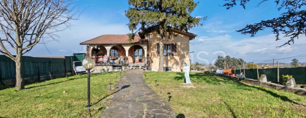 casa indipendente in vendita a Rovescala