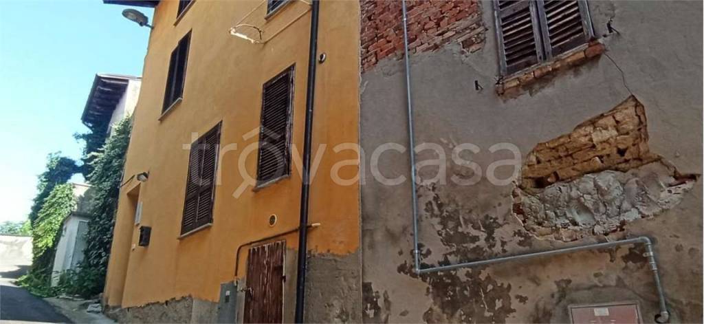 casa indipendente in vendita a Rovescala