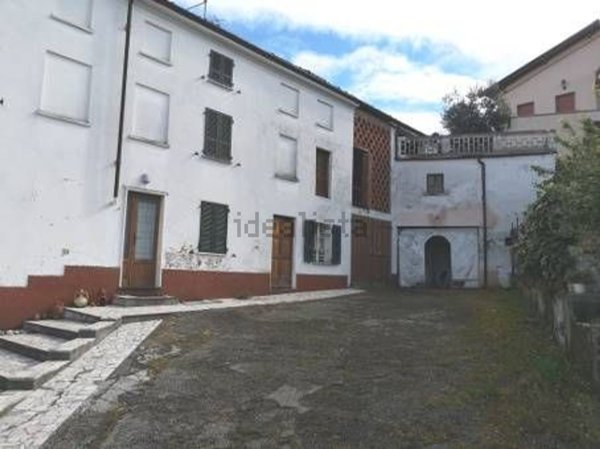 casa semindipendente in vendita a Rovescala