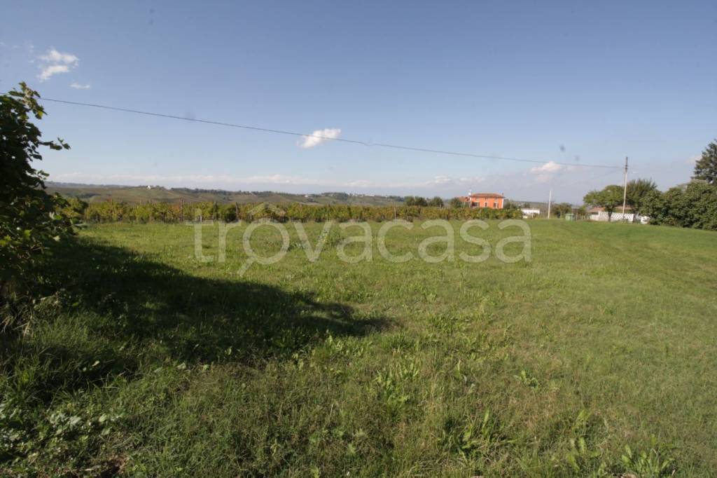 terreno edificabile in vendita a Rovescala