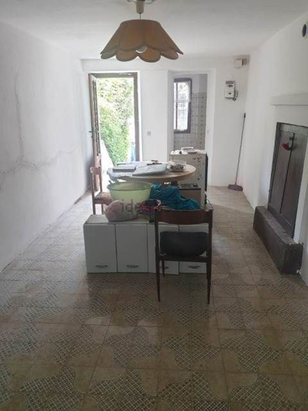 casa semindipendente in vendita a Rovescala in zona Scazzolino