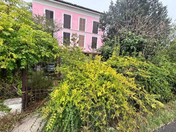 casa indipendente in vendita a Rovescala