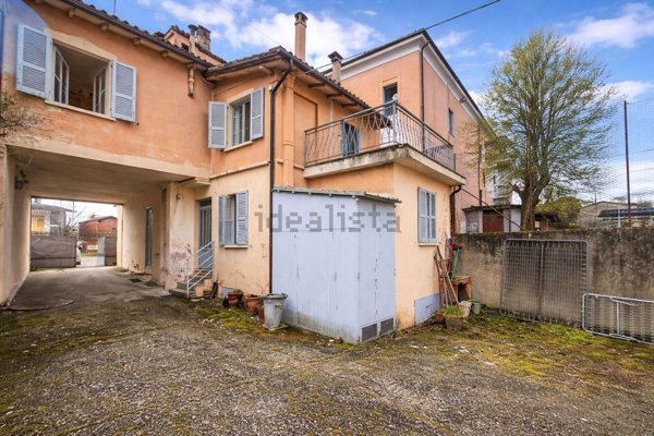 casa indipendente in vendita a Rovescala