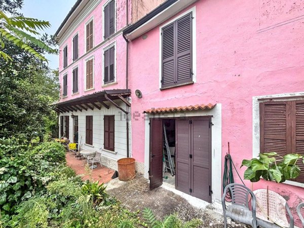 casa indipendente in vendita a Rovescala