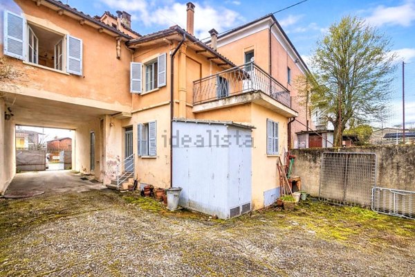 casa indipendente in vendita a Rovescala