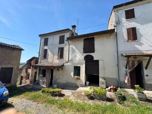 casa indipendente in vendita a Rovescala