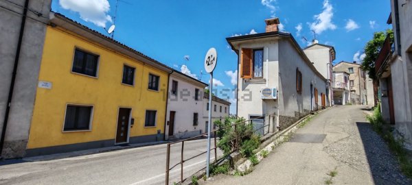 casa indipendente in vendita a Rovescala in zona Ca' Bella