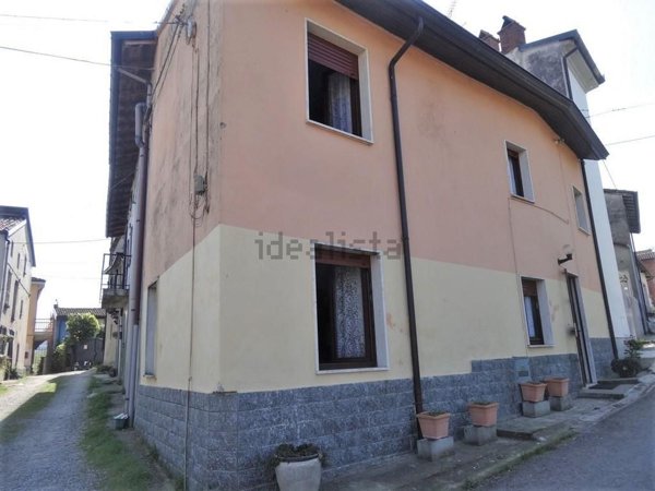 appartamento in vendita a Rovescala in zona Ca' Nova