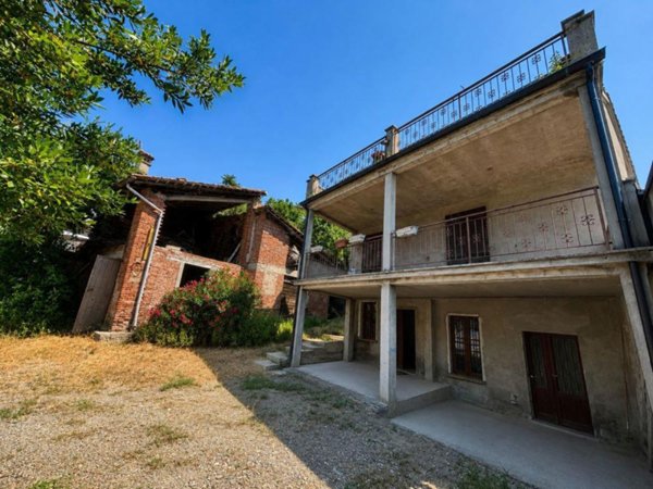 casa indipendente in vendita a Rovescala in zona Ca' Bella