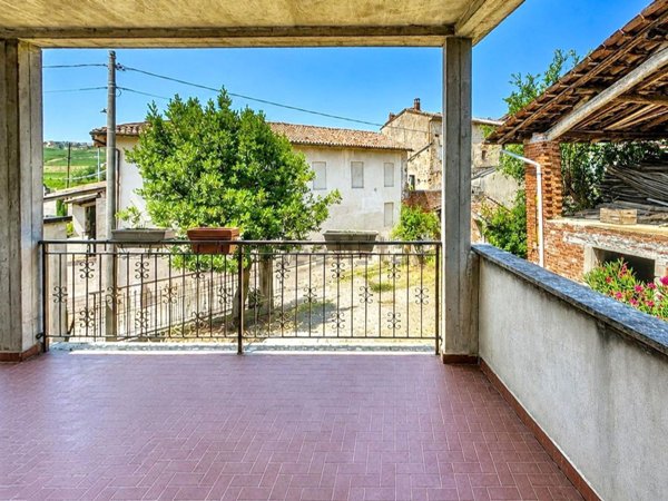 casa indipendente in vendita a Rovescala in zona Ca' Nova