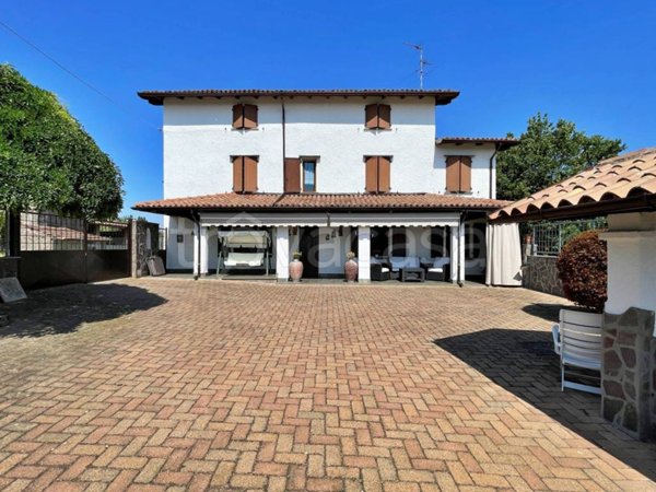 casa indipendente in vendita a Rovescala in zona Ca' Nicelli