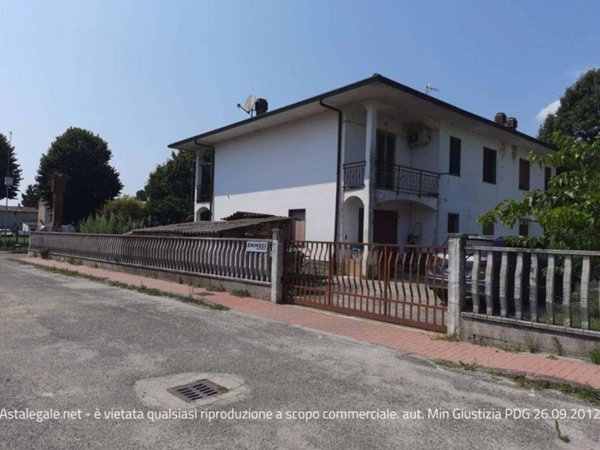 casa indipendente in vendita a San Cipriano Po