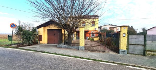 casa indipendente in vendita a San Cipriano Po