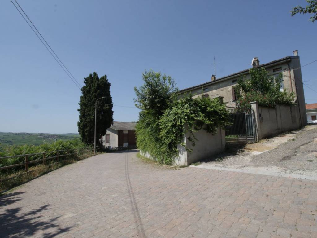 casa indipendente in vendita a San Damiano al Colle