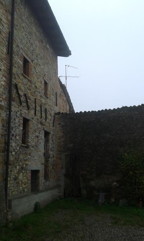casa indipendente in vendita a San Damiano al Colle in zona Villa Marone.