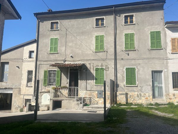 casa indipendente in vendita a San Damiano al Colle