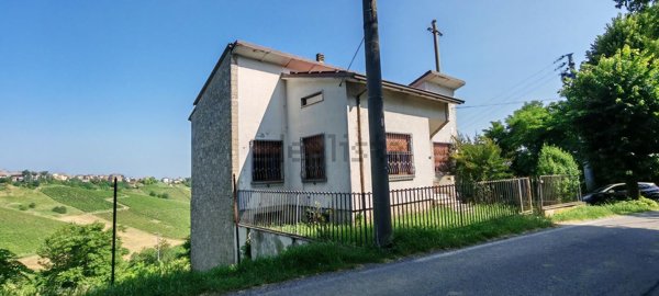 casa indipendente in vendita a San Damiano al Colle