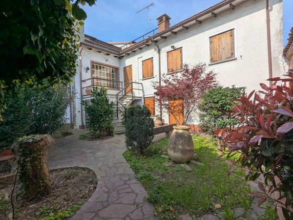 casa semindipendente in vendita a San Damiano al Colle