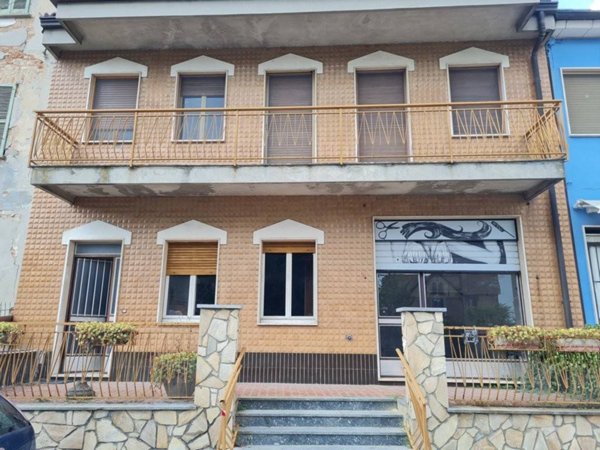 casa indipendente in vendita a San Damiano al Colle