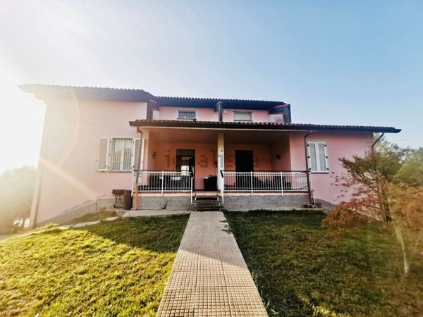 appartamento in vendita a San Damiano al Colle in zona Villa Marone.