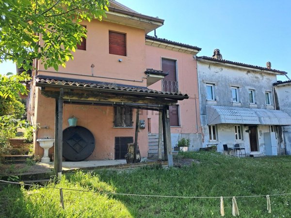 casa indipendente in vendita a San Damiano al Colle in zona Santa Giuliana