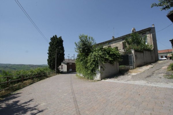 casa indipendente in vendita a San Damiano al Colle in zona Santa Giuliana