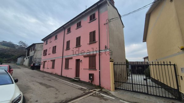 casa indipendente in vendita a San Damiano al Colle in zona Santa Giuliana