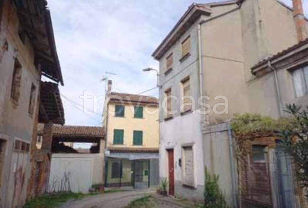 appartamento in vendita a San Damiano al Colle in zona Casalunga