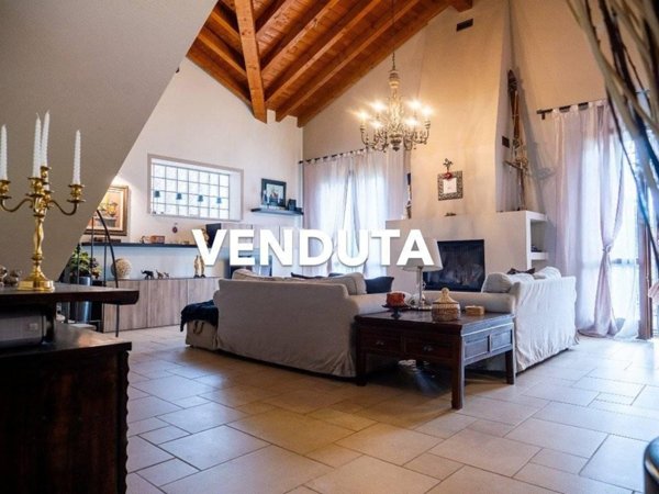 casa indipendente in vendita a San Genesio ed Uniti in zona Due Porte