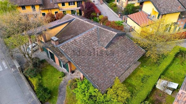 casa indipendente in vendita a San Genesio ed Uniti