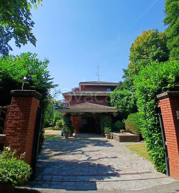 casa indipendente in vendita a San Genesio ed Uniti