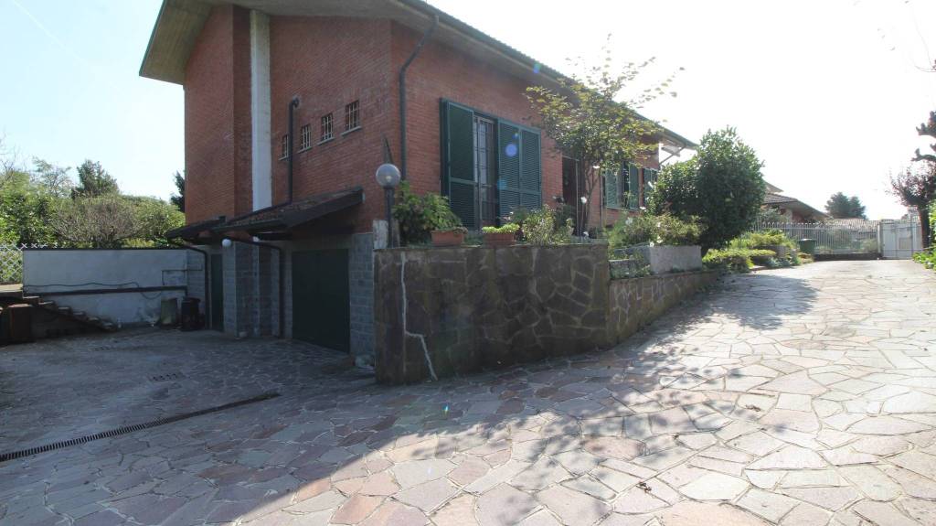 casa indipendente in vendita a San Genesio ed Uniti