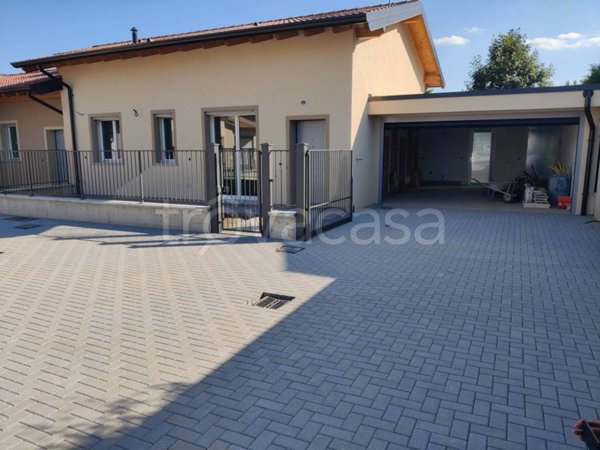 casa indipendente in vendita a San Genesio ed Uniti