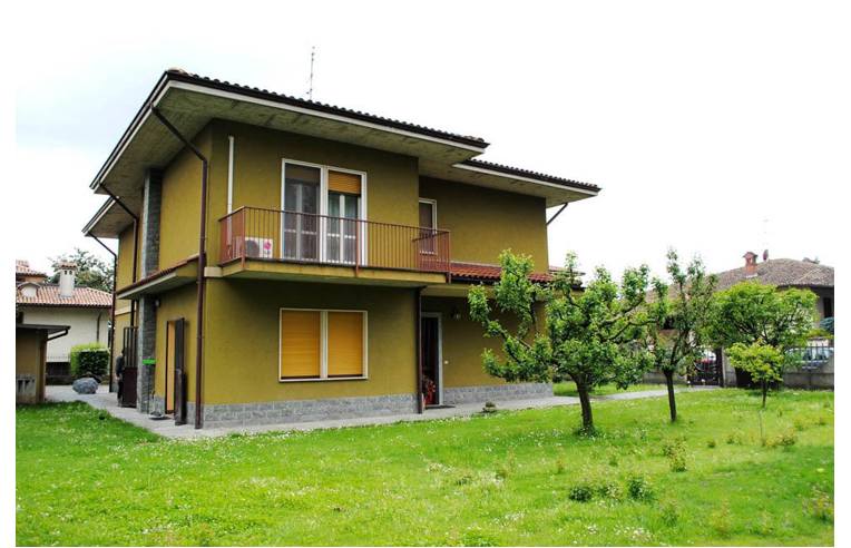 casa indipendente in vendita a San Genesio ed Uniti