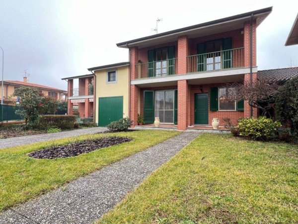 casa indipendente in vendita a San Genesio ed Uniti