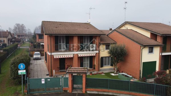 casa indipendente in vendita a San Genesio ed Uniti