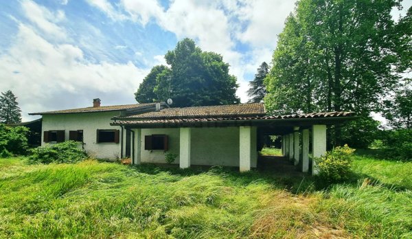 casa indipendente in vendita a San Genesio ed Uniti