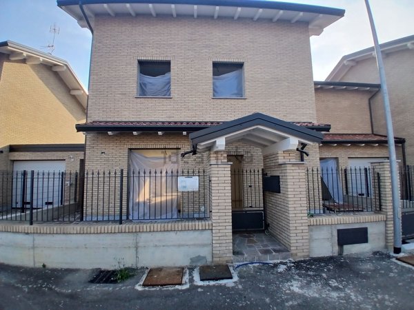 casa indipendente in vendita a San Genesio ed Uniti